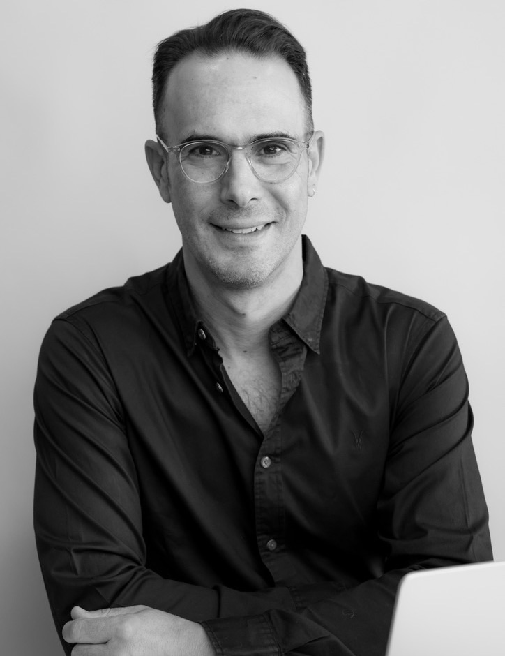 Alon Efrat, founder of Oriento Medical — black-and-white portrait